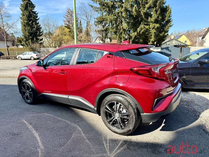 2016' Toyota C-HR photo #6