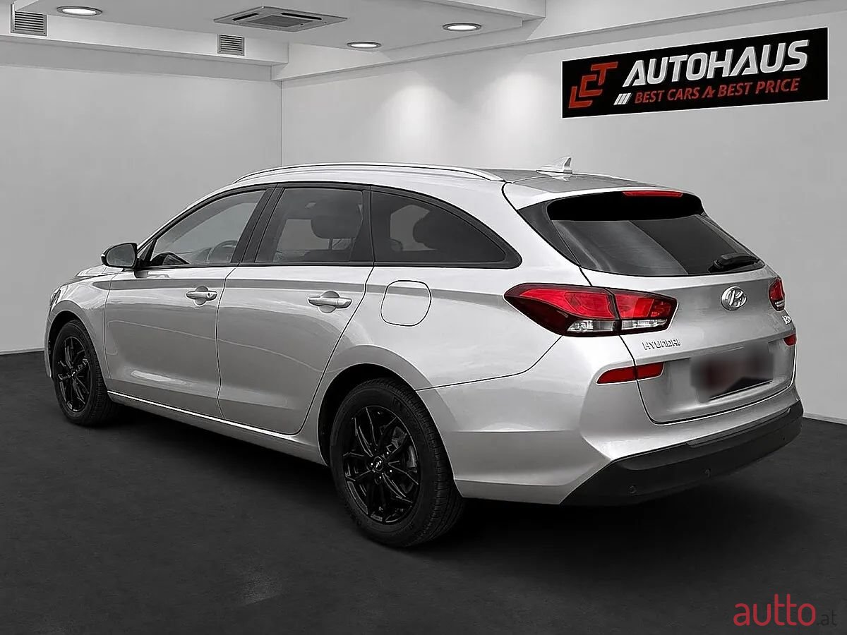 2020' Hyundai i30 photo #4