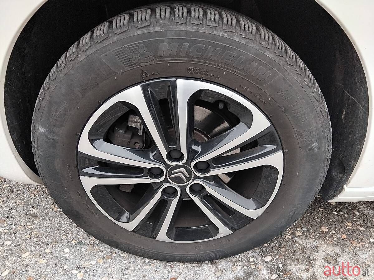 2019' Citroen Grand C4 SpaceTourer photo #5