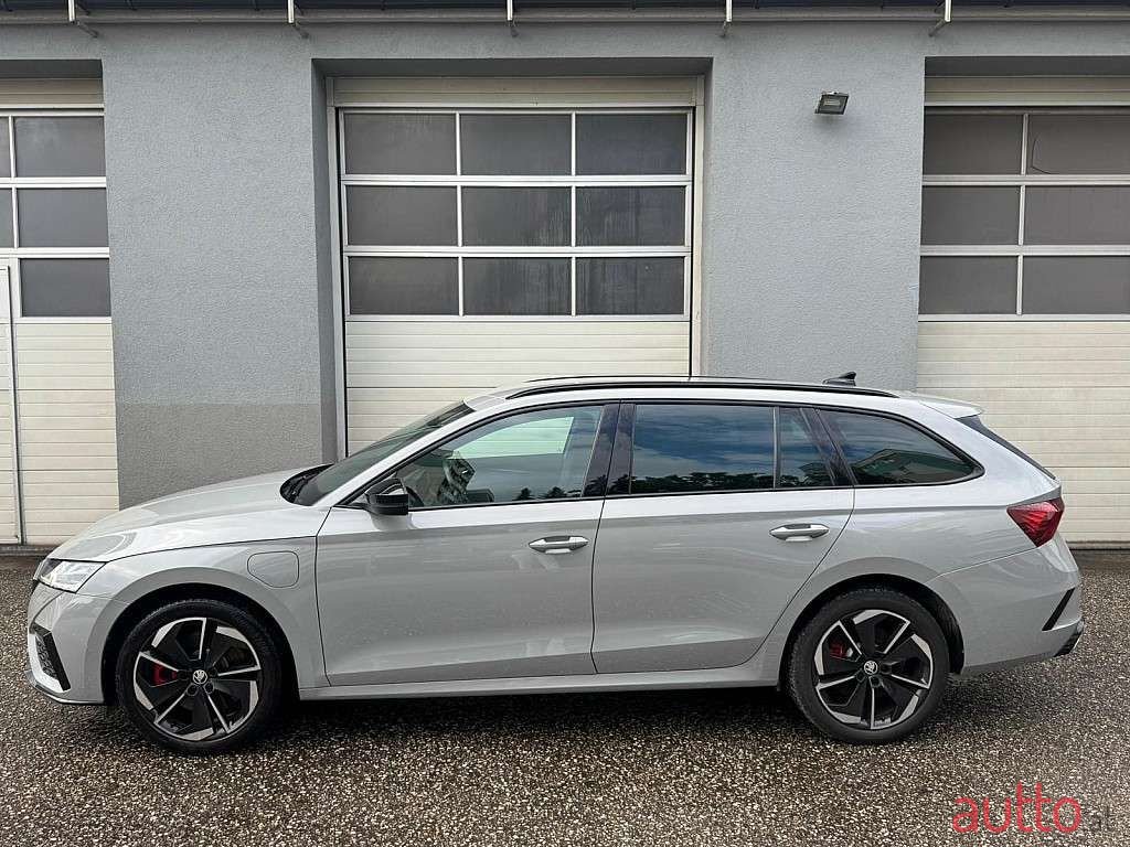 2021' Skoda Octavia photo #4