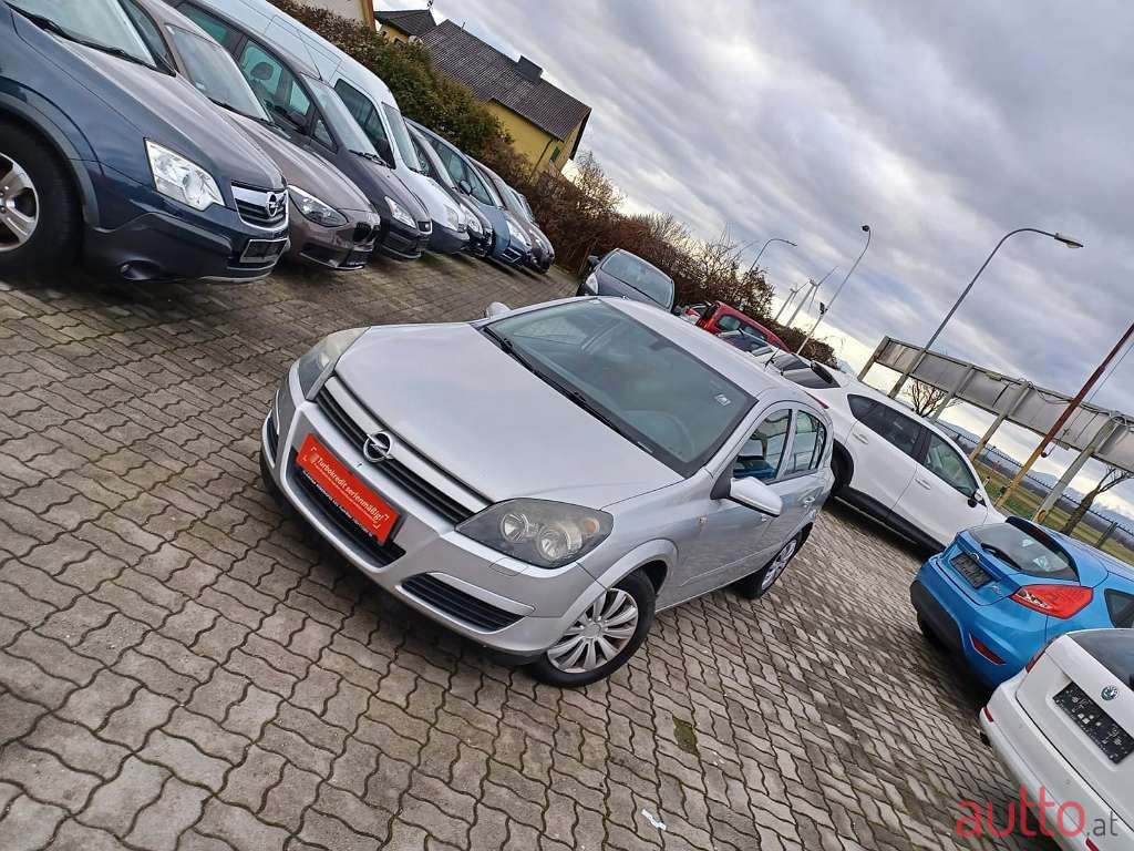 2004' Opel Astra photo #4