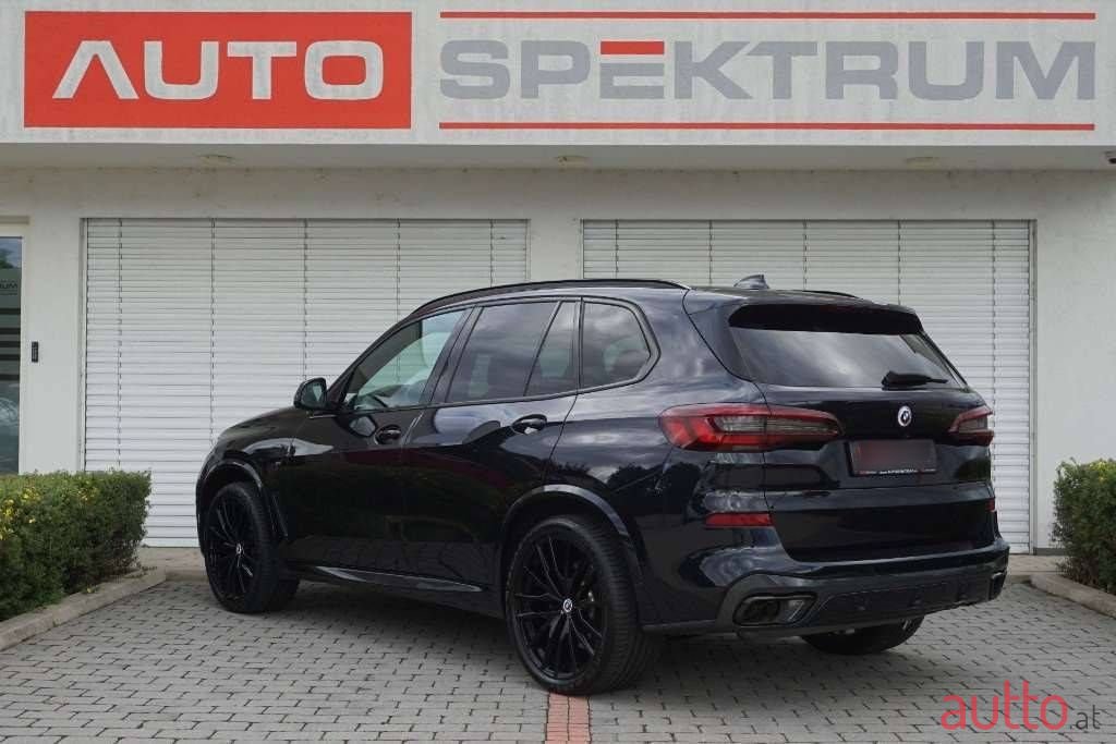 2022' BMW X5 photo #3