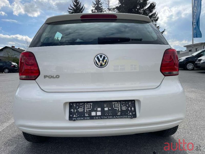 2013' Volkswagen Polo photo #5