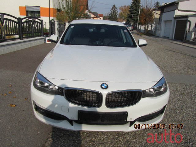 2014' BMW 3 Series GT 318 photo #2
