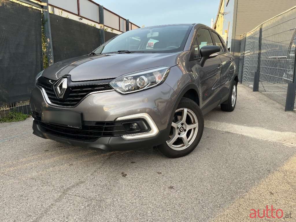 2019' Renault Captur photo #1