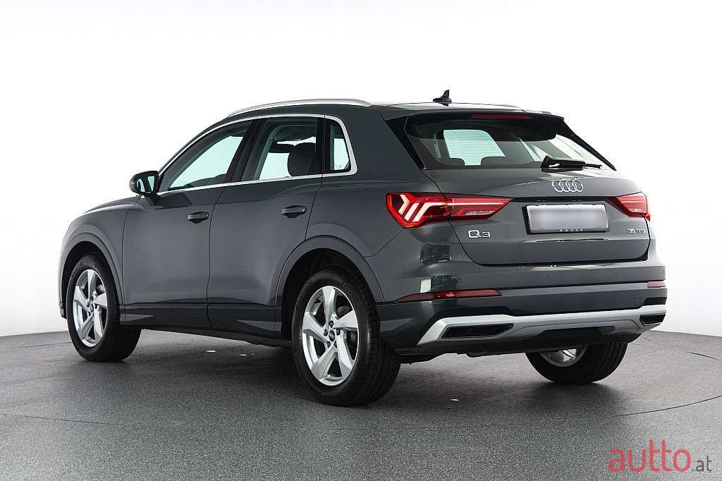 2022' Audi Q3 photo #3