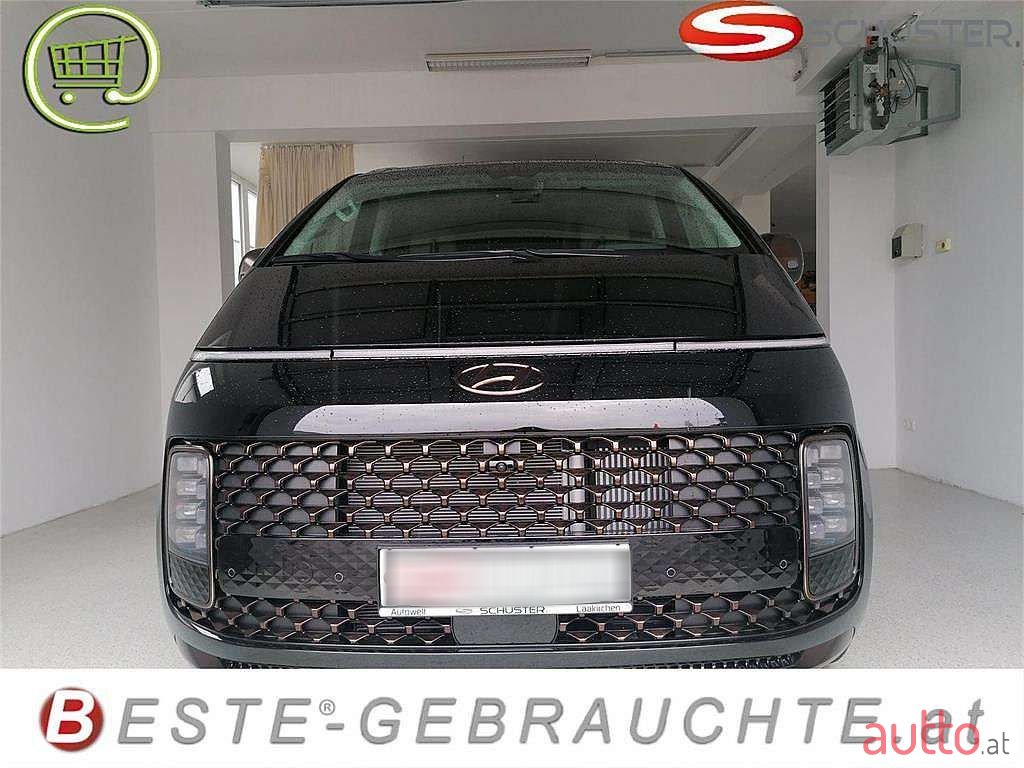 2022' Hyundai Staria photo #2