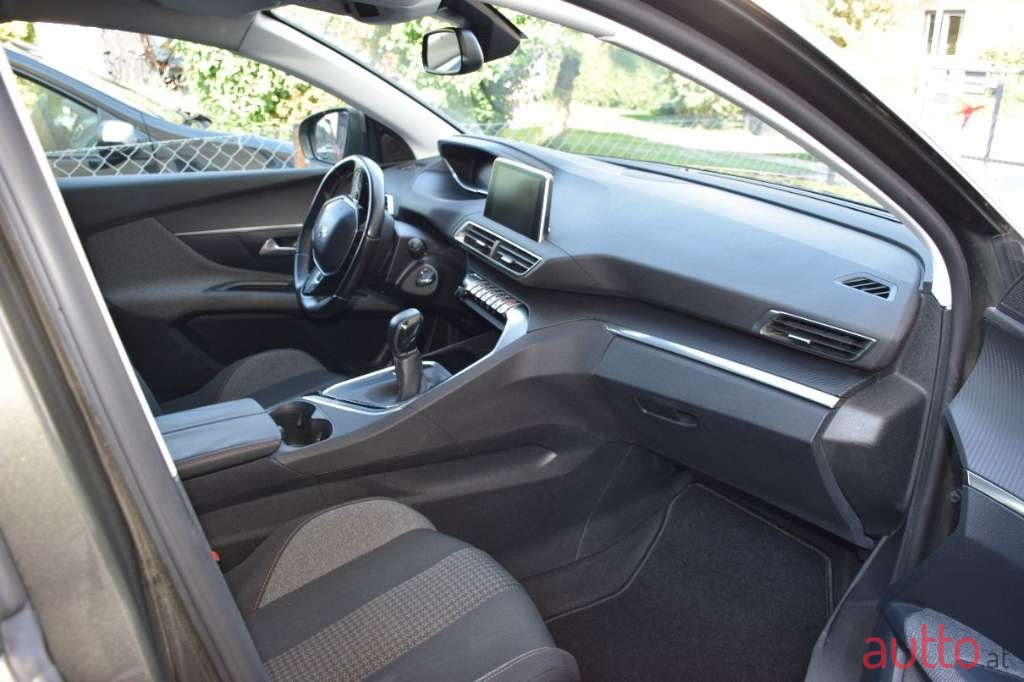 2017' Peugeot 3008 photo #6