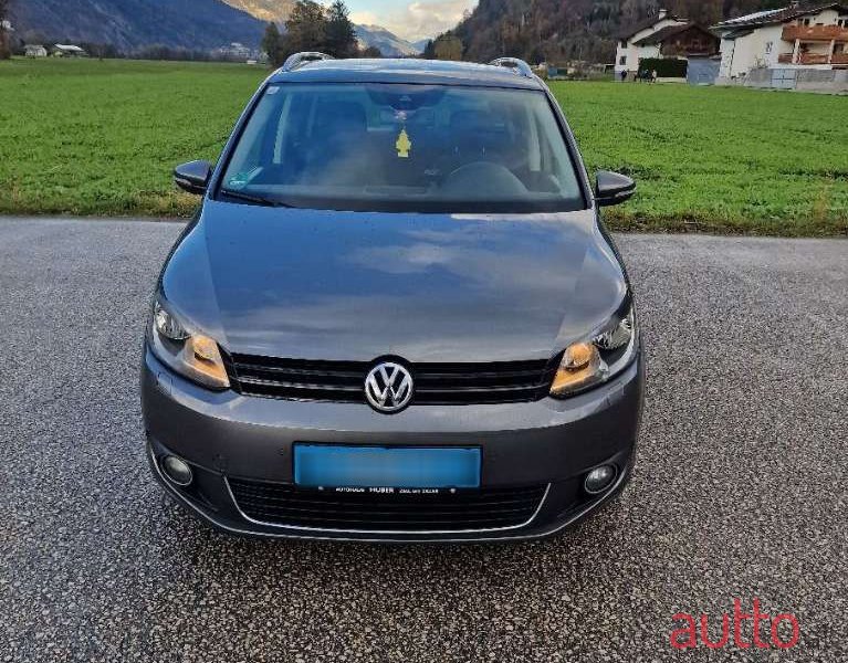 2015' Volkswagen Touran photo #3