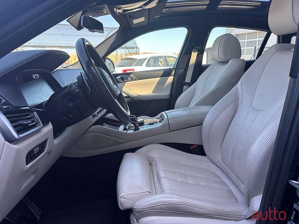 2020' BMW X6 photo #5