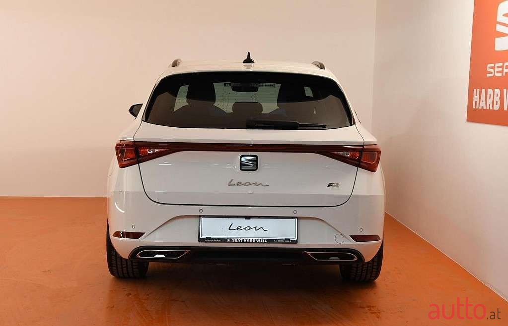 2022' SEAT Leon photo #4