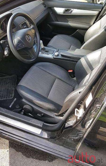 2010' Mercedes-Benz C-Klasse photo #2