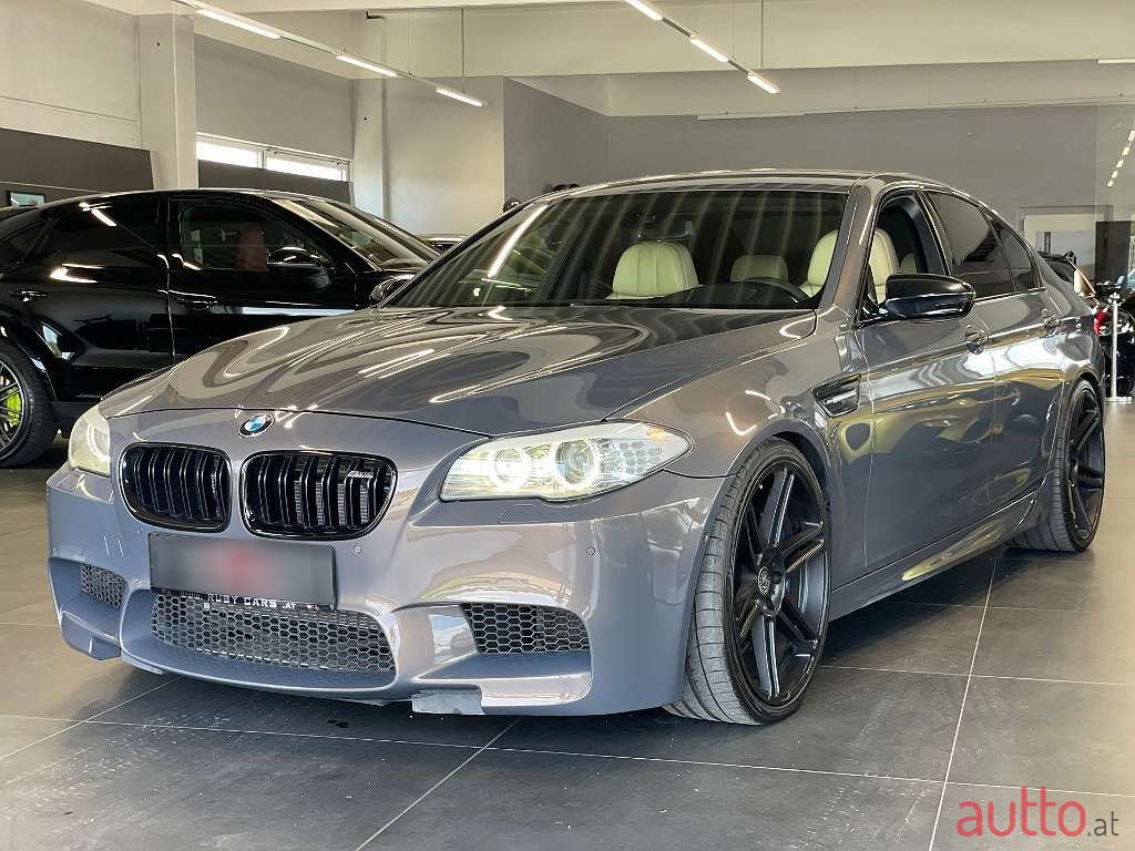 2011' BMW 5Er-Reihe photo #2