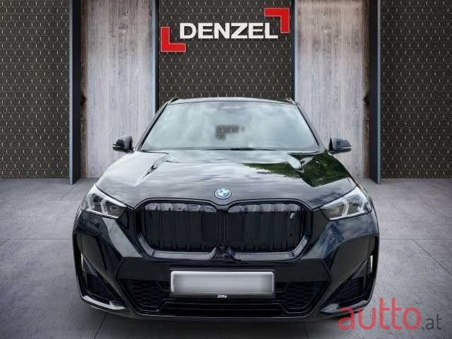 2023' BMW iX1 photo #6