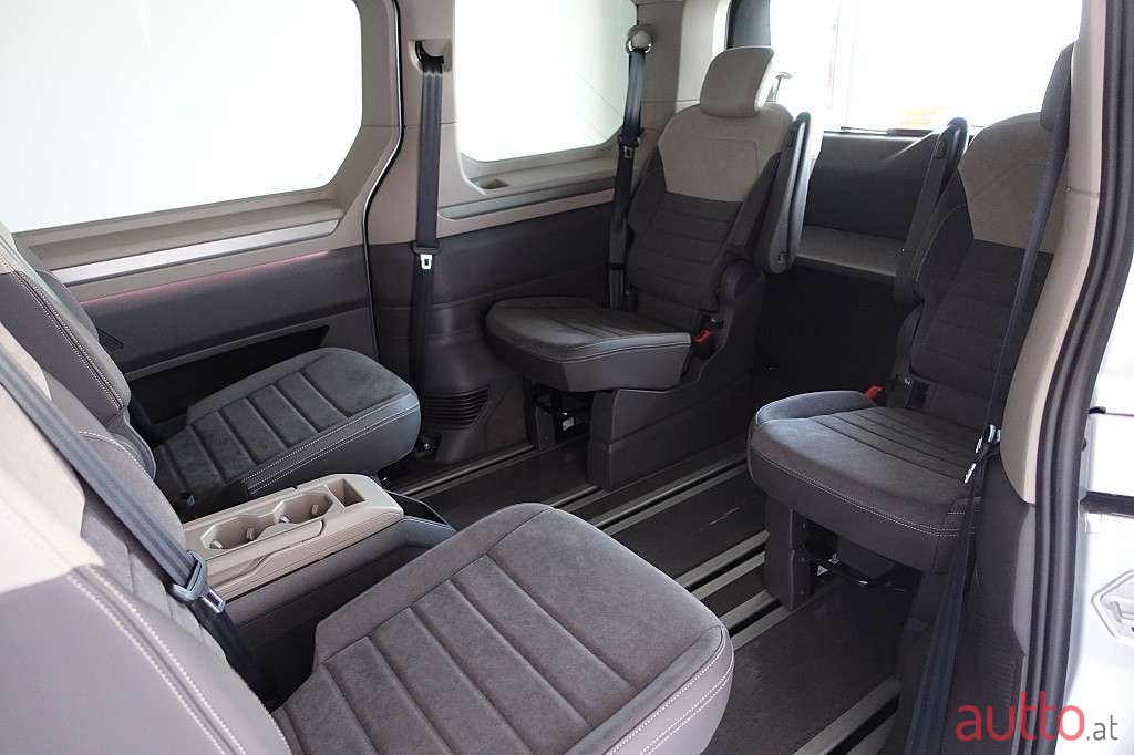 2024' Volkswagen Multivan photo #6