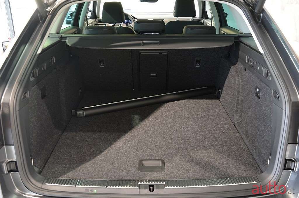 2023' Skoda Superb photo #5