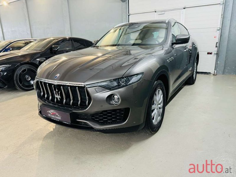 2016' Maserati Levante photo #4