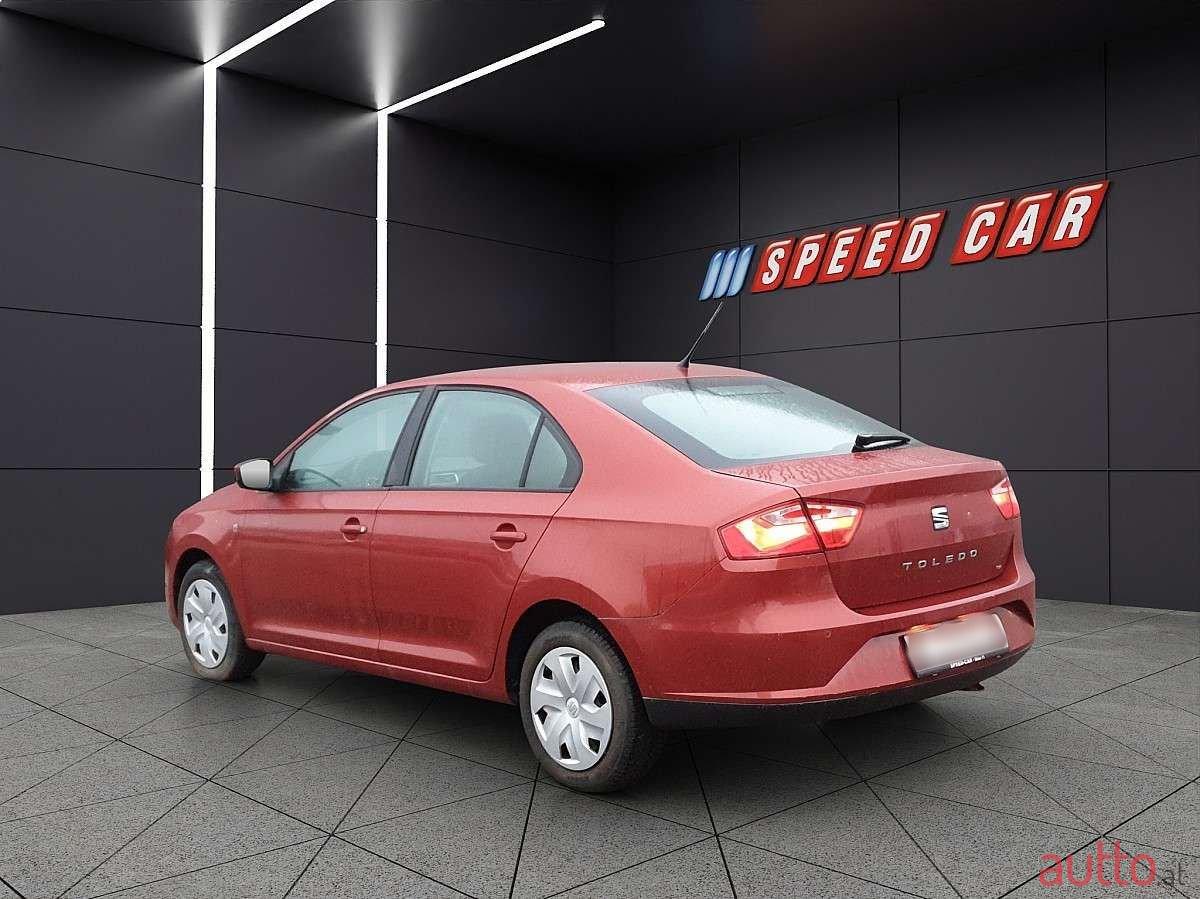 2013' SEAT Toledo photo #1