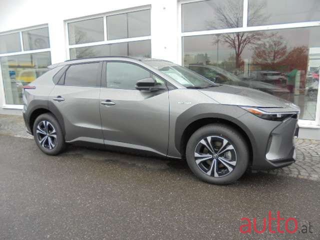 2023' Toyota bZ4X photo #1