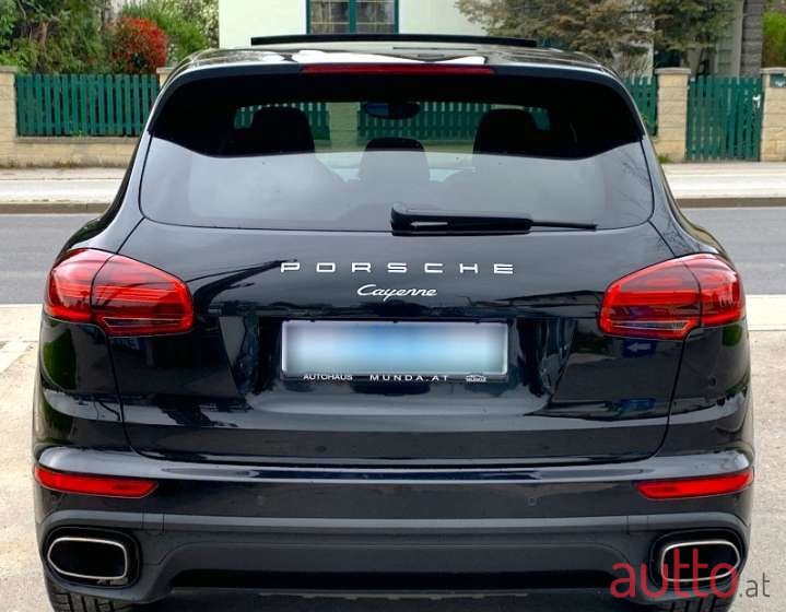 2015' Porsche Cayenne photo #5