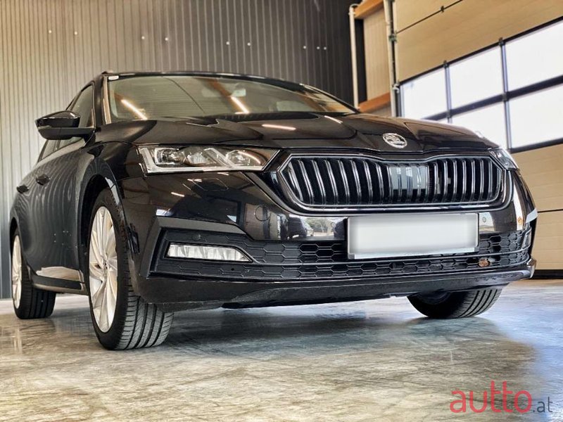 2021' Skoda Octavia photo #3