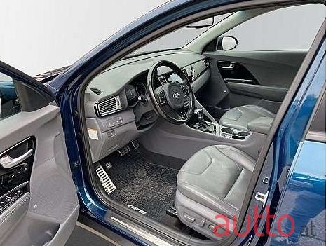 2017' Kia Niro photo #6
