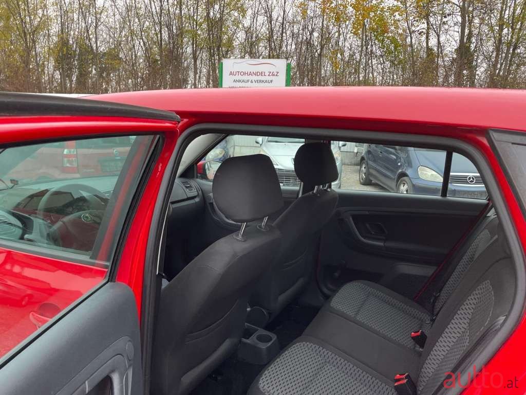 2010' Skoda Fabia photo #6