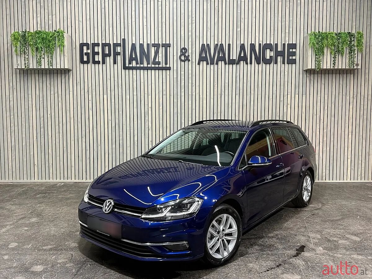 2019' Volkswagen Golf photo #1