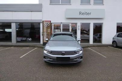 2022' Volkswagen Passat
