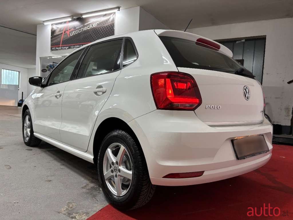 2017' Volkswagen Polo photo #3