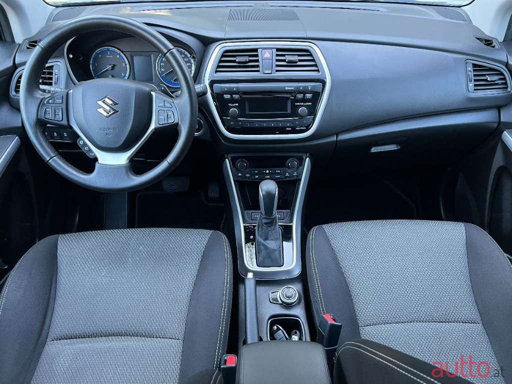 2016' Suzuki SX4 photo #4