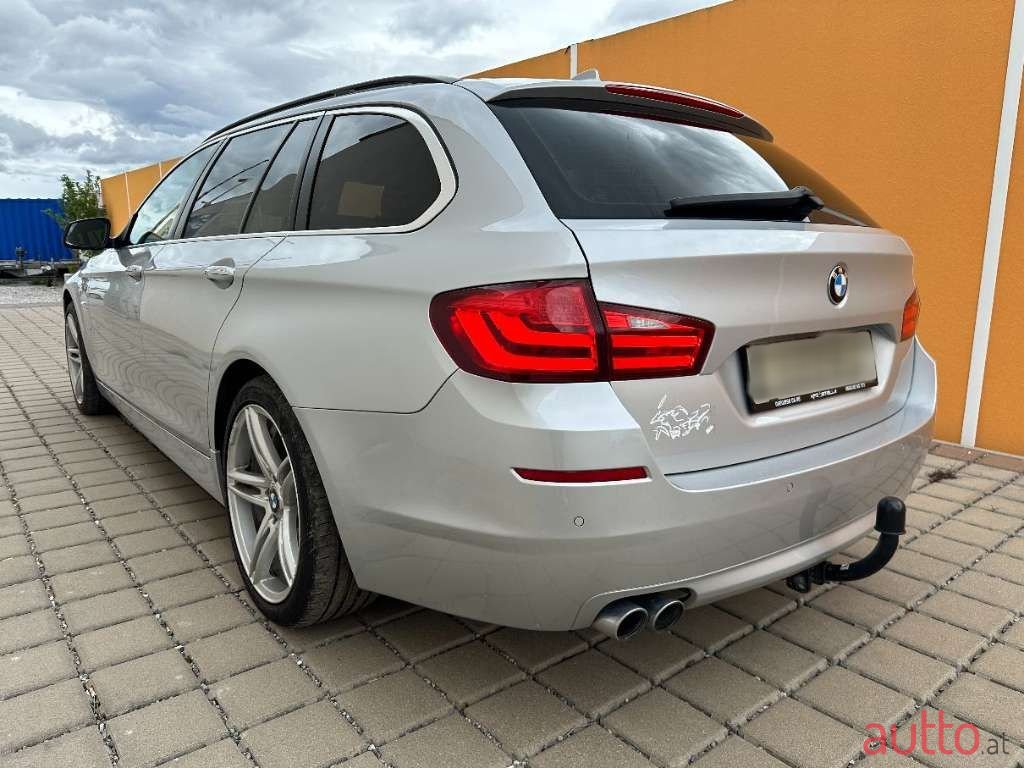 2011' BMW 5Er-Reihe photo #6