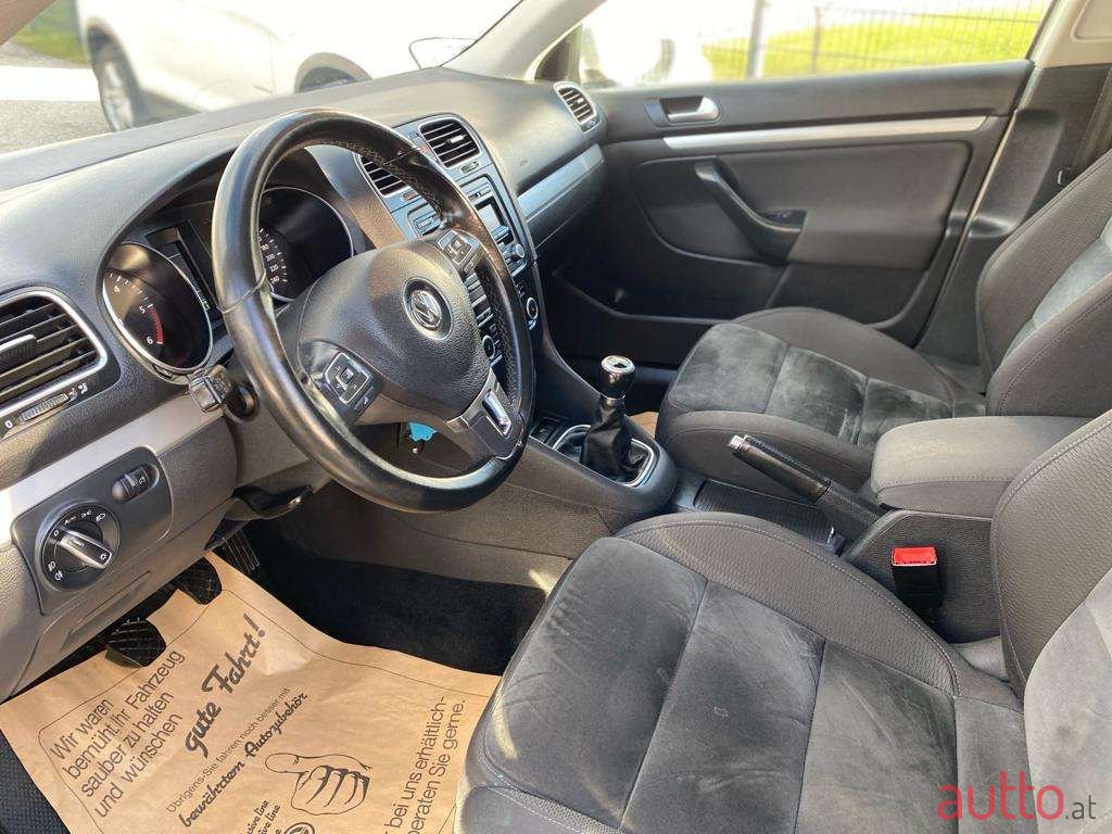 2011' Volkswagen Golf photo #3