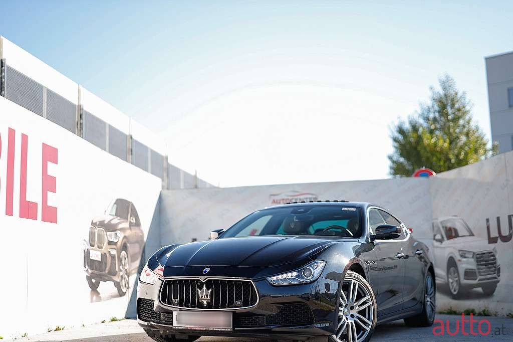 2016' Maserati Ghibli photo #6