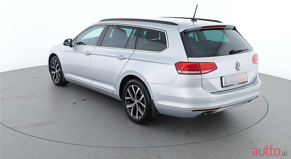 2017' Volkswagen Passat photo #4