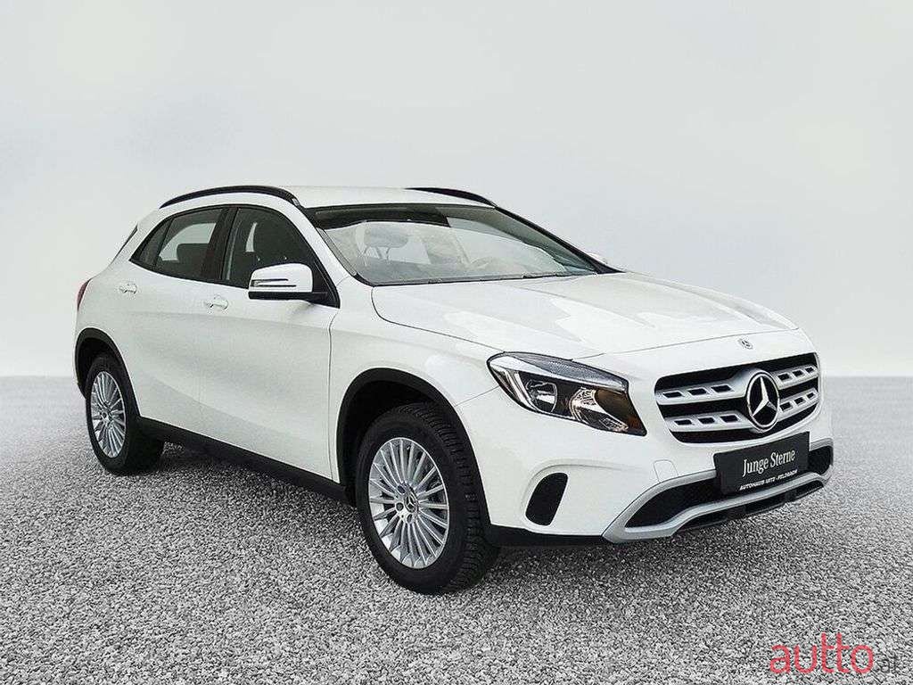 2018' Mercedes-Benz Gla-Klasse photo #3