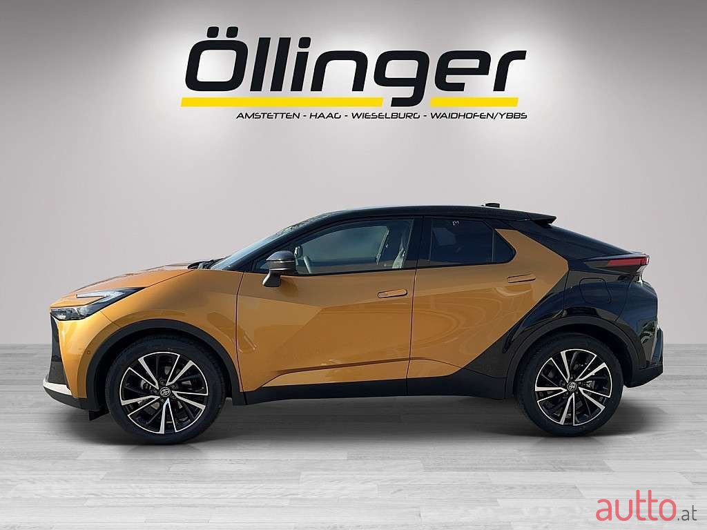 2024' Toyota C-HR photo #2