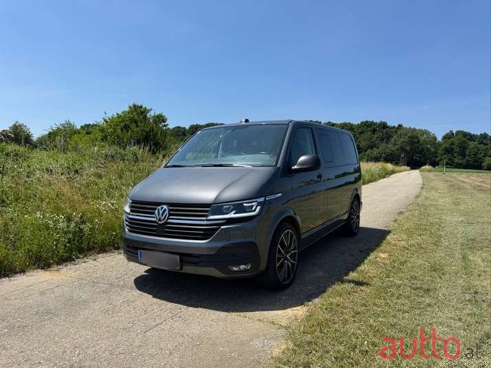 2022' Volkswagen Multivan photo #1