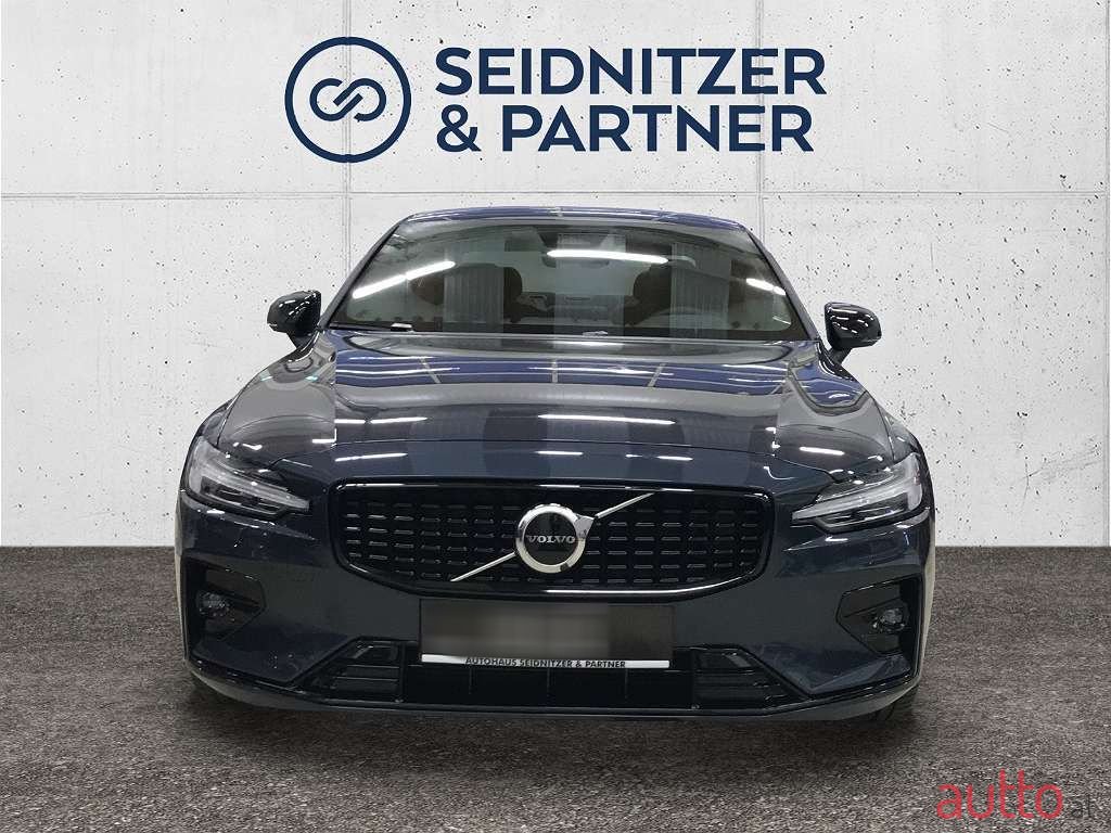 2023' Volvo S60 photo #2