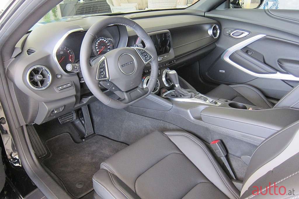 2018' Chevrolet Camaro photo #3