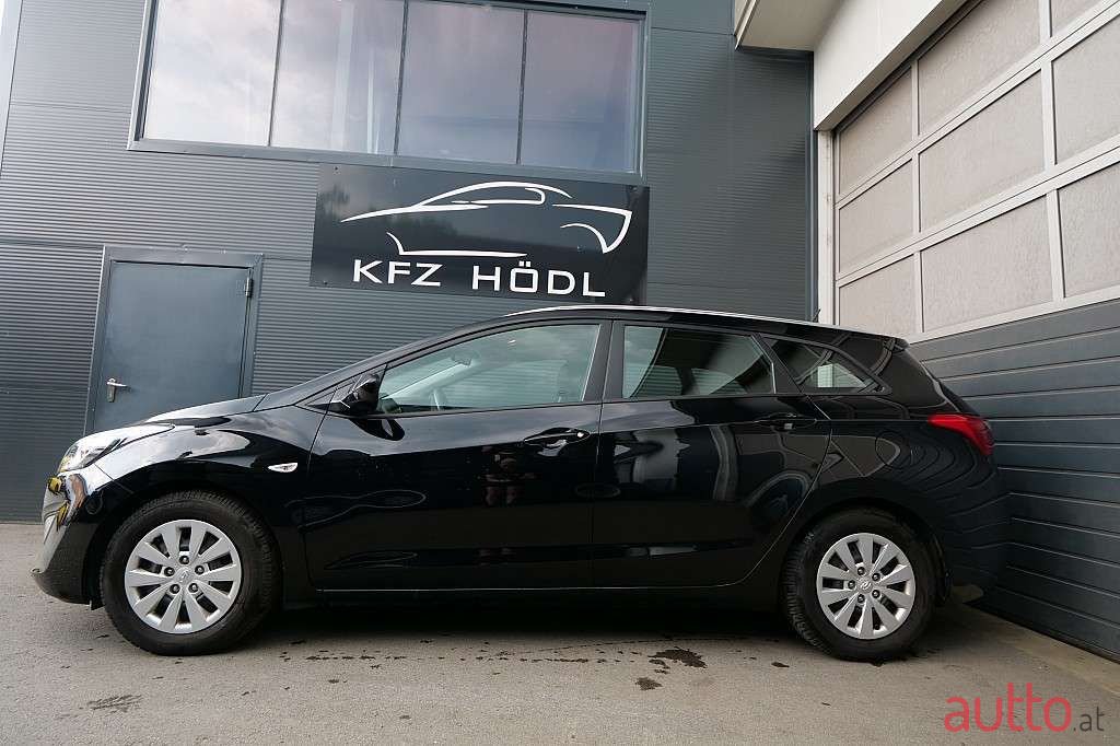 2017' Hyundai i30 photo #5