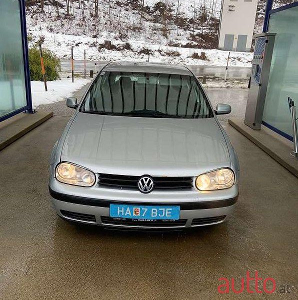 2003' Volkswagen Golf photo #1