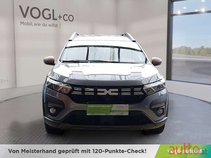 2024' Dacia Jogger photo #5