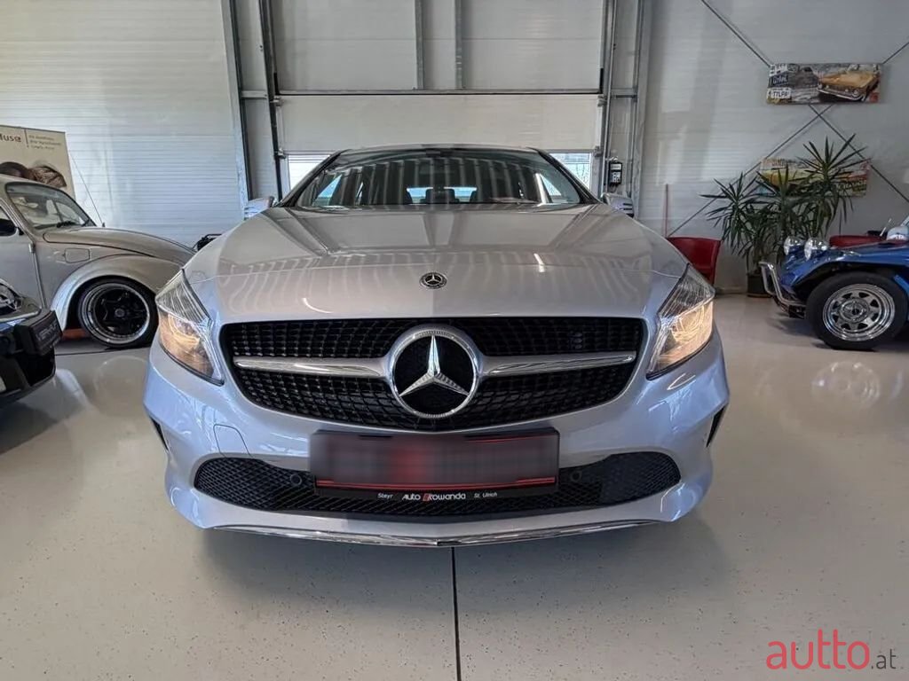 2017' Mercedes-Benz A-Klasse photo #3