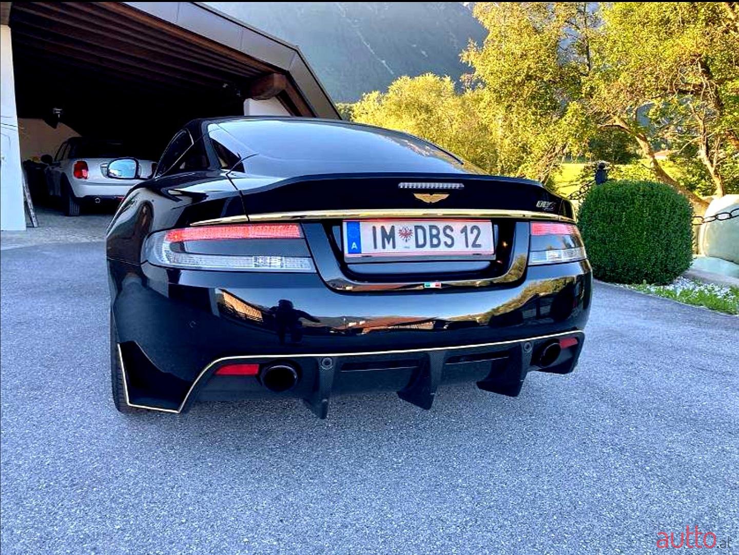 2010' Aston Martin DBS photo #2