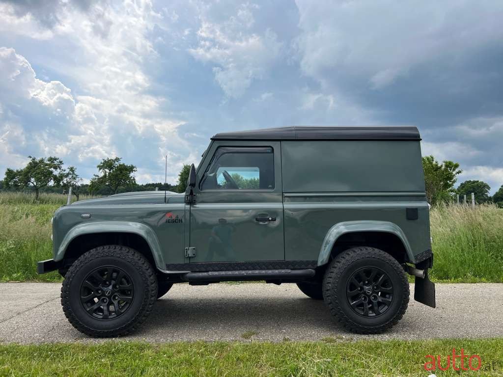 2014' Land Rover Defender photo #4