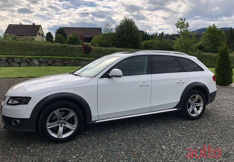 2010' Audi A4+Allroad photo #2