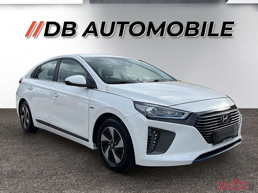 2017' Hyundai Ioniq photo #3