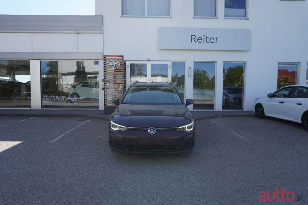 2023' Volkswagen Golf photo #1