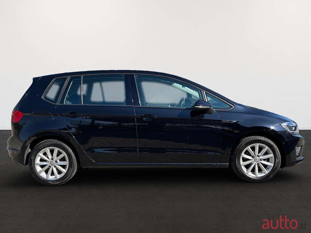 2015' Volkswagen Golf photo #4